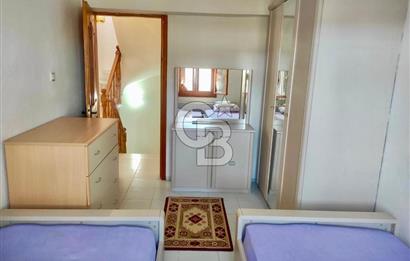 FIRSAT !! İpekkum Plajında 5+1 Tadilatlı Tripleks Bahçeli Villa