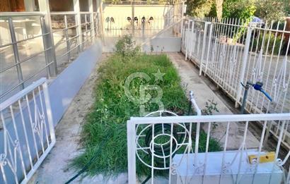 FIRSAT !! İpekkum Plajında 5+1 Tadilatlı Tripleks Bahçeli Villa