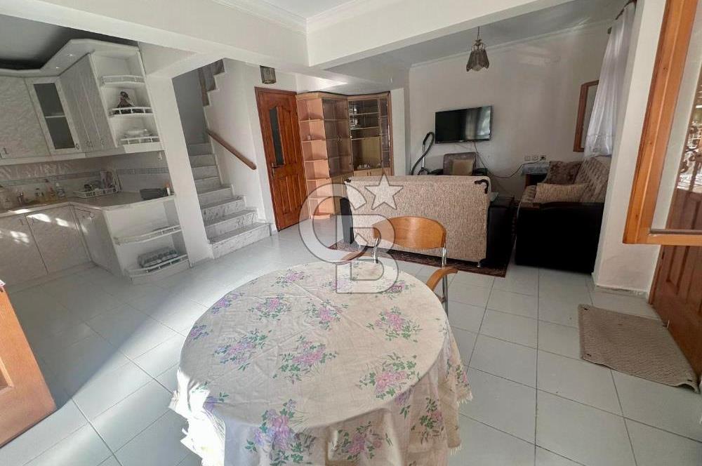 FIRSAT !! İpekkum Plajında 5+1 Tadilatlı Tripleks Bahçeli Villa