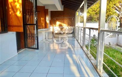 FIRSAT !! İpekkum Plajında 5+1 Tadilatlı Tripleks Bahçeli Villa