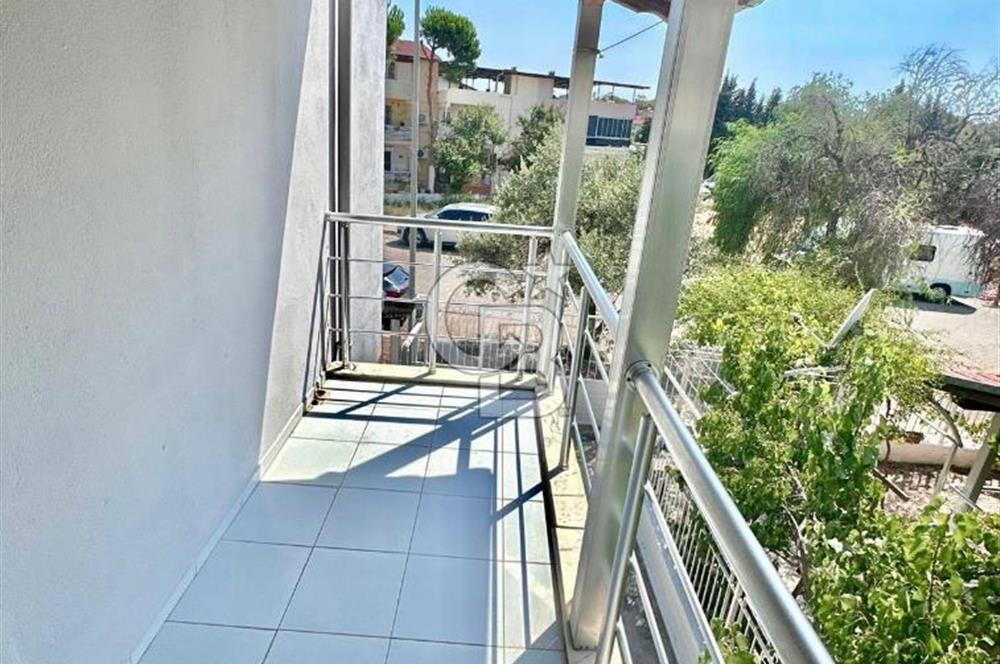 FIRSAT !! İpekkum Plajında 5+1 Tadilatlı Tripleks Bahçeli Villa