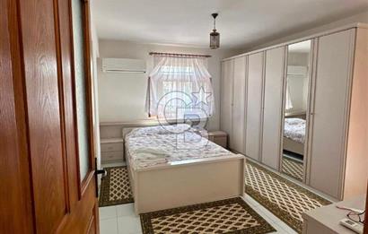 FIRSAT !! İpekkum Plajında 5+1 Tadilatlı Tripleks Bahçeli Villa