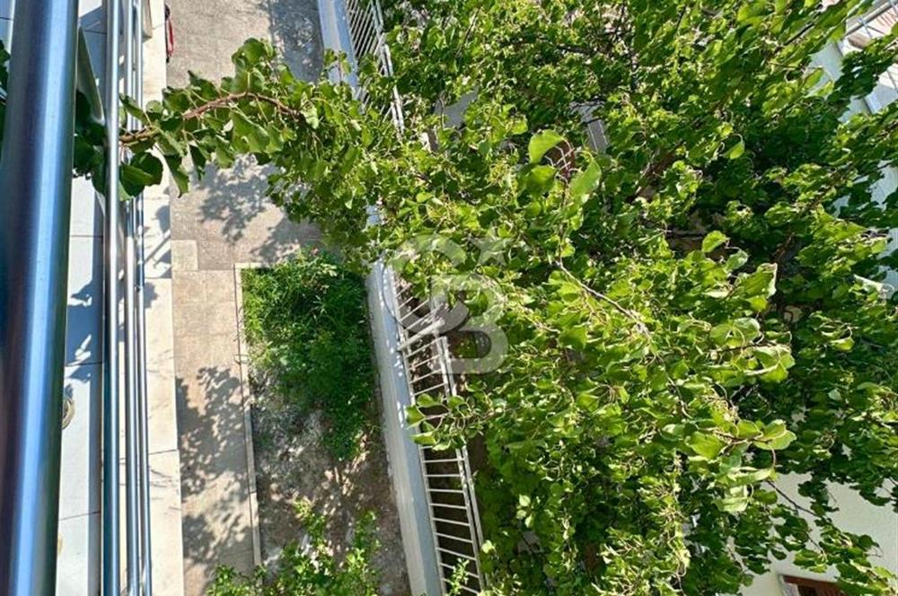 FIRSAT !! İpekkum Plajında 5+1 Tadilatlı Tripleks Bahçeli Villa