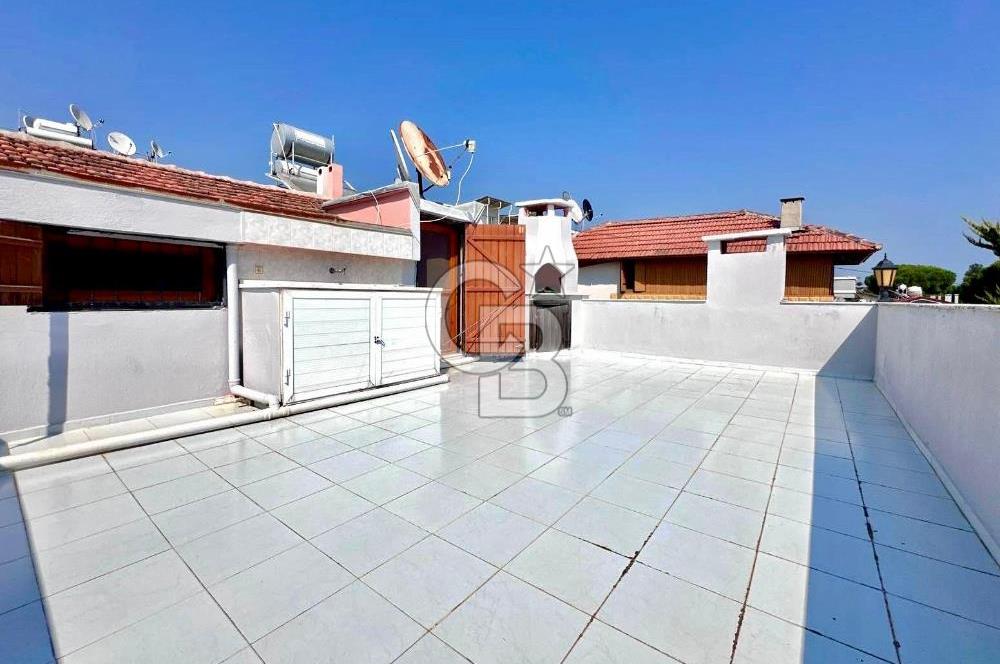 FIRSAT !! İpekkum Plajında 5+1 Tadilatlı Tripleks Bahçeli Villa