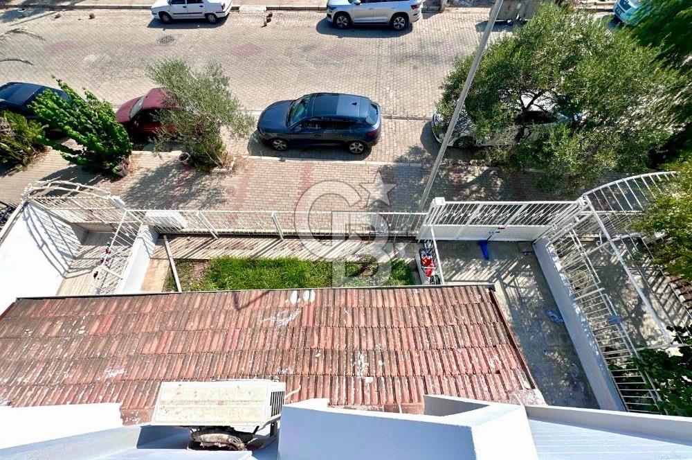 FIRSAT !! İpekkum Plajında 5+1 Tadilatlı Tripleks Bahçeli Villa
