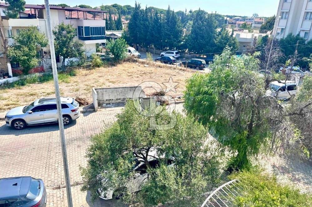 FIRSAT !! İpekkum Plajında 5+1 Tadilatlı Tripleks Bahçeli Villa