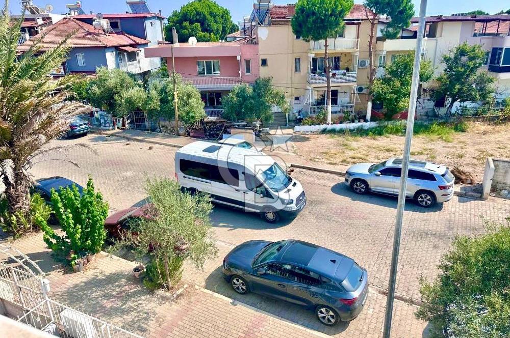 FIRSAT !! İpekkum Plajında 5+1 Tadilatlı Tripleks Bahçeli Villa