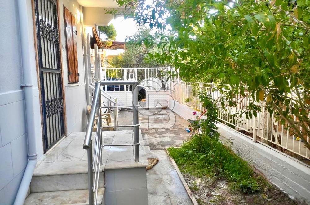 FIRSAT !! İpekkum Plajında 5+1 Tadilatlı Tripleks Bahçeli Villa