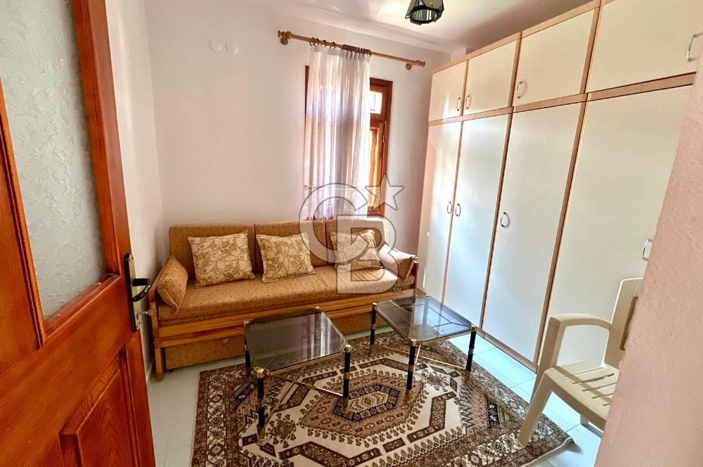 FIRSAT !! İpekkum Plajında 5+1 Tadilatlı Tripleks Bahçeli Villa