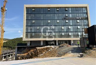 FGM Ramada’da Yüksek Değerli Plaza Katı Ofis – Havalimanına “2 Dakika”