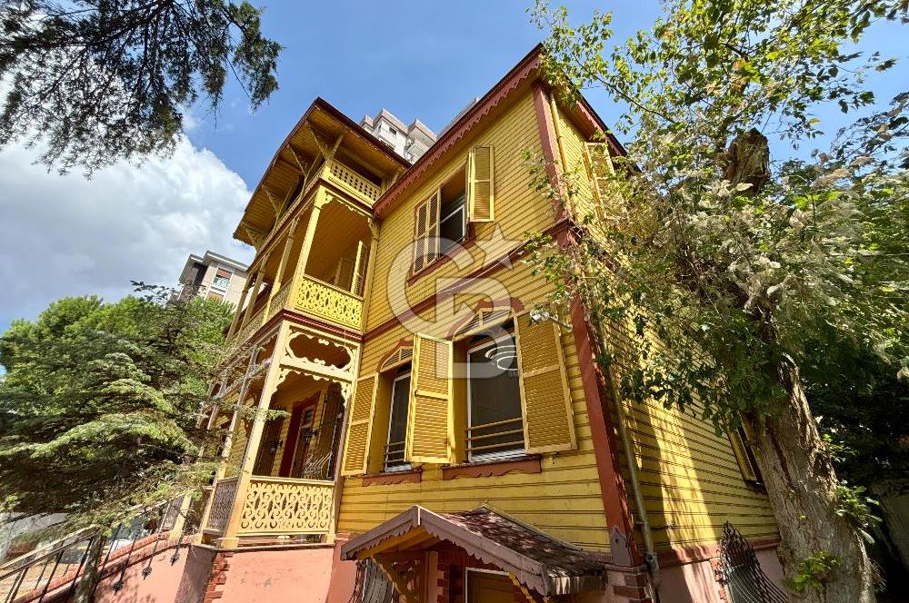 Kadıköy Feneryolu’nda 2. Derece Tescilli Tarihi Ahşap Köşk 