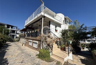BODRUM BİTEZ'DE SATILIK HAVUZLU, DENİZ MANZARALI TRİPLEKS VİLLA