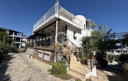 BODRUM BİTEZ'DE SATILIK HAVUZLU, DENİZ MANZARALI TRİPLEKS VİLLA