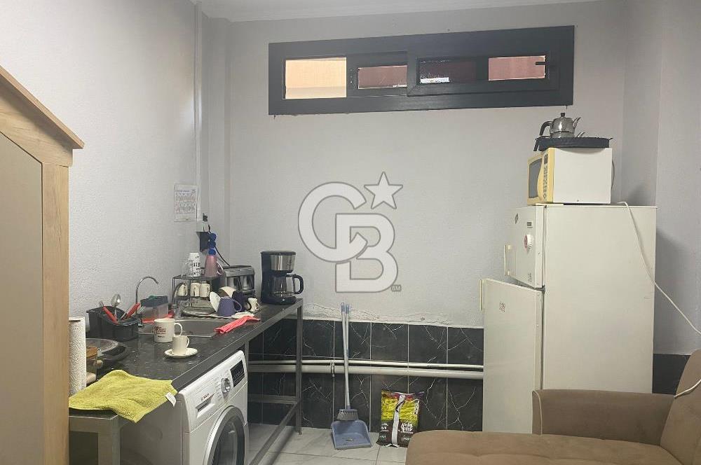 MENEMEN MERKEZDE KİRALIK İKİ CEPHELİ GENİŞ DÜKKAN