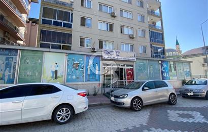 MENEMEN MERKEZDE KİRALIK İKİ CEPHELİ GENİŞ DÜKKAN