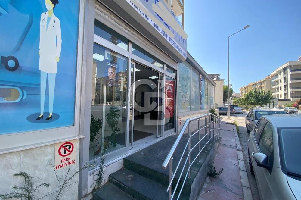 MENEMEN MERKEZDE KİRALIK İKİ CEPHELİ GENİŞ DÜKKAN