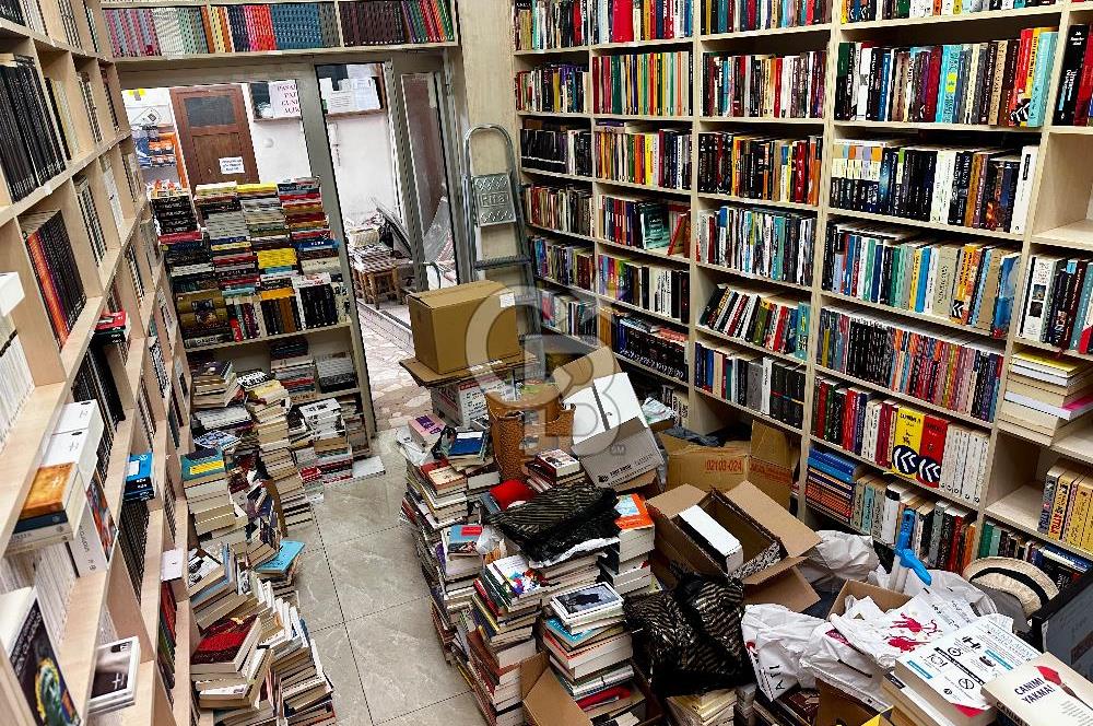 BEYOĞLU ASLIHAN PASAJI'NDA, GİRİŞ KAT, SATILIK DÜKKAN