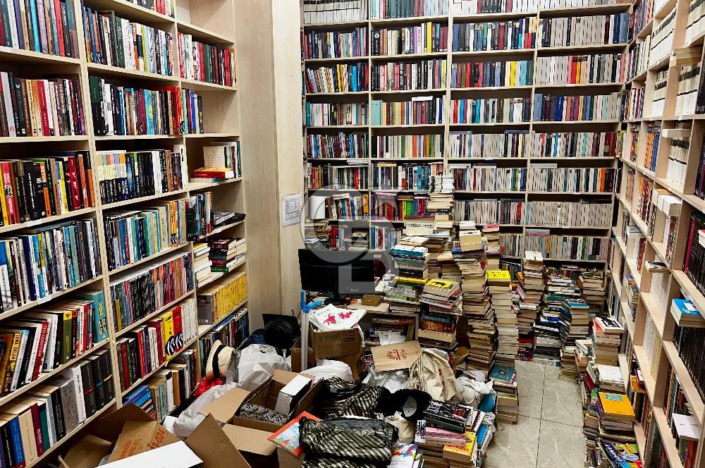BEYOĞLU ASLIHAN PASAJI'NDA, GİRİŞ KAT, SATILIK DÜKKAN