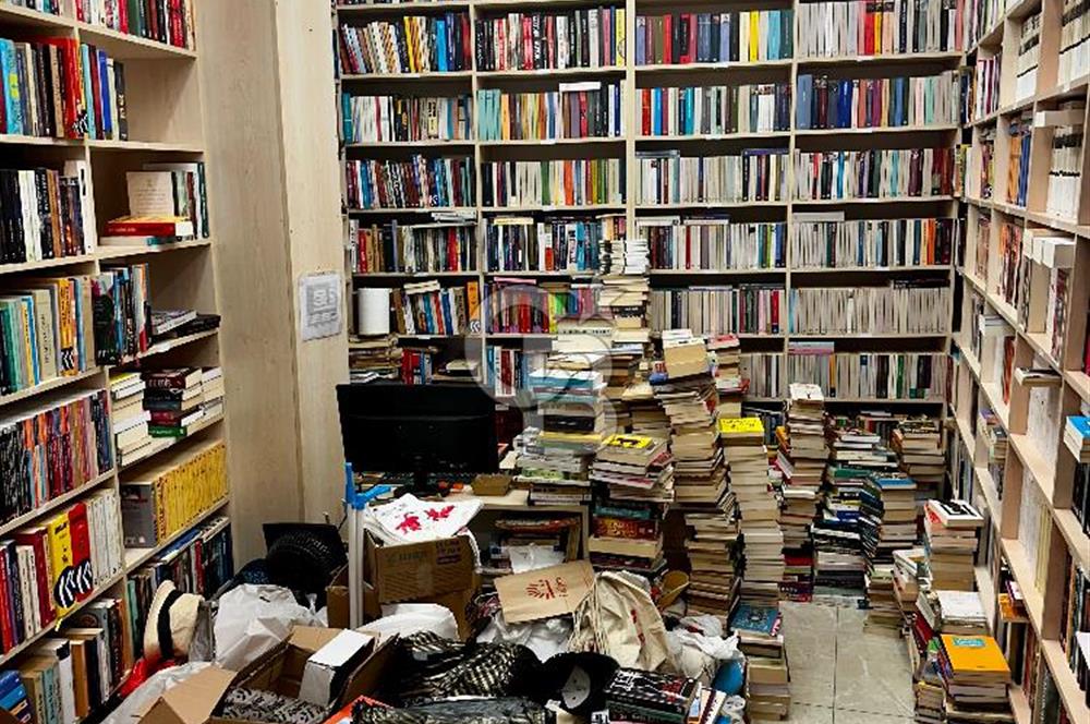 BEYOĞLU ASLIHAN PASAJI'NDA, GİRİŞ KAT, SATILIK DÜKKAN