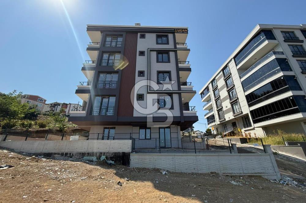 Yenimahalle'de Geniş Kullanım Alanına Sahip Deniz Manzaralı Fırsat 2+1 Daire
