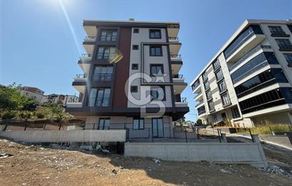 Yenimahalle'de Geniş Kullanım Alanına Sahip Deniz Manzaralı Fırsat 2+1 Daire