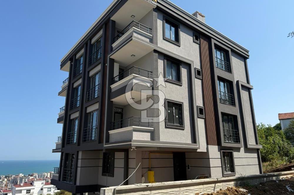 Yenimahalle'de Geniş Kullanım Alanına Sahip Deniz Manzaralı Fırsat 2+1 Daire