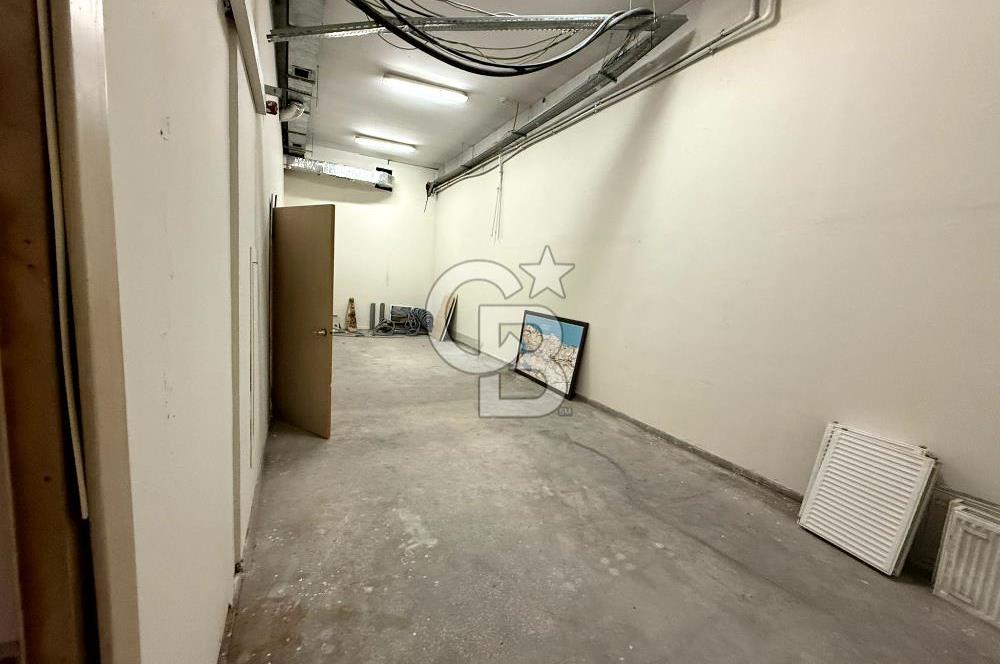 Ataşehir Finans Merkezi'ne Komşu Şerifali'de Kiralık Depolu Dükkan