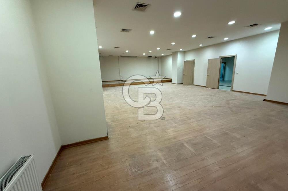 Ataşehir Finans Merkezi'ne Komşu Şerifali'de Kiralık Depolu Dükkan