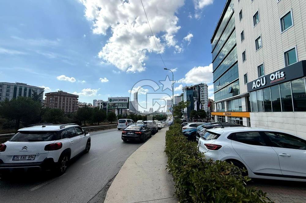 Ataşehir Finans Merkezi'ne Komşu Şerifali'de Kiralık Depolu Dükkan