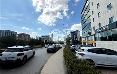 Ataşehir Finans Merkezi'ne Komşu Şerifali'de Kiralık Depolu Dükkan