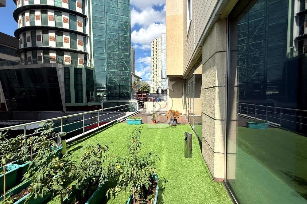 Ataşehir Finans Merkezi'ne Komşu Şerifali'de Kiralık Depolu Dükkan
