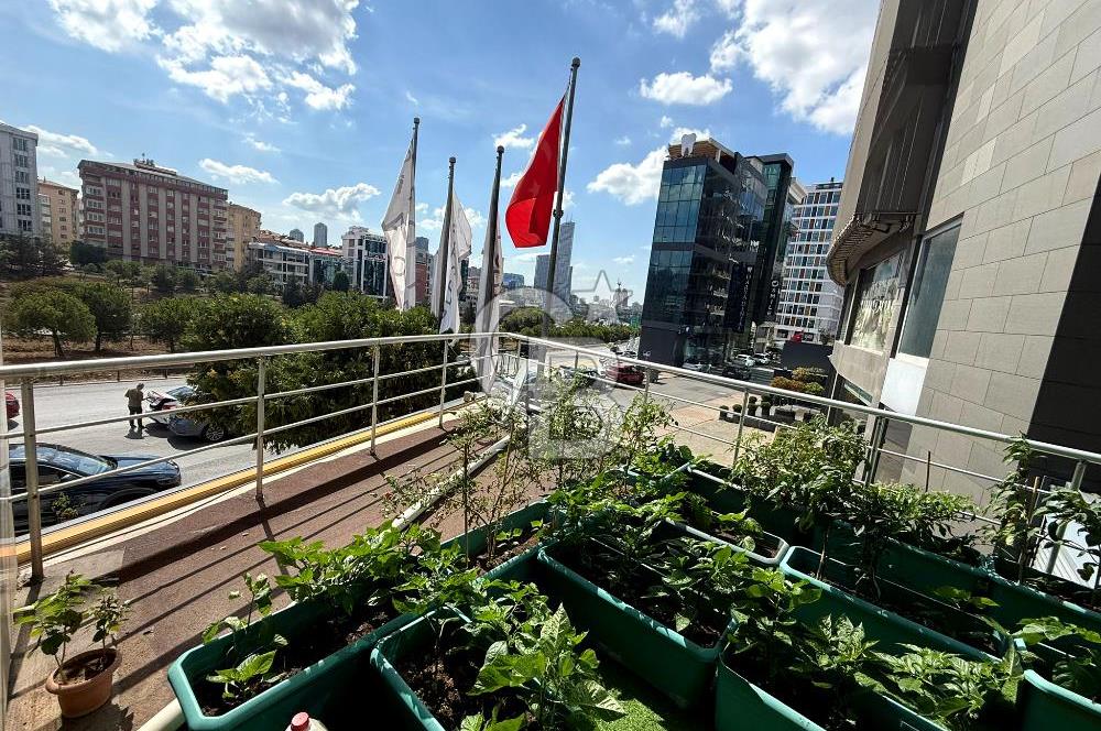 Ataşehir Finans Merkezi'ne Komşu Şerifali'de Kiralık Depolu Dükkan
