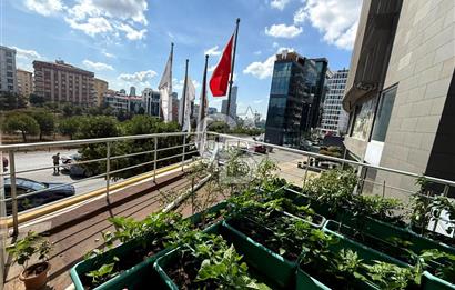Ataşehir Finans Merkezi'ne Komşu Şerifali'de Kiralık Depolu Dükkan