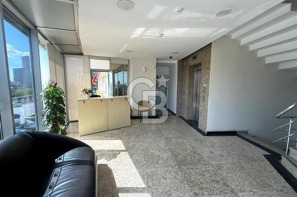 Ataşehir Finans Merkezi'ne Komşu Şerifali'de Kiralık Depolu Dükkan