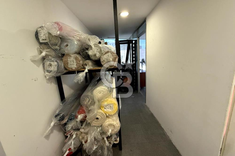 Ataşehir Finans Merkezi'ne Komşu Şerifali'de Kiralık Depolu Dükkan