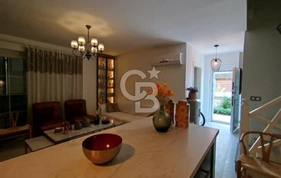 Alaçatı'da Site İçi Satılık Villa