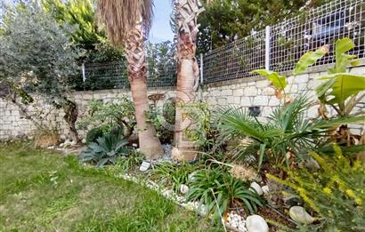 Alaçatı'da Site İçi Satılık Villa