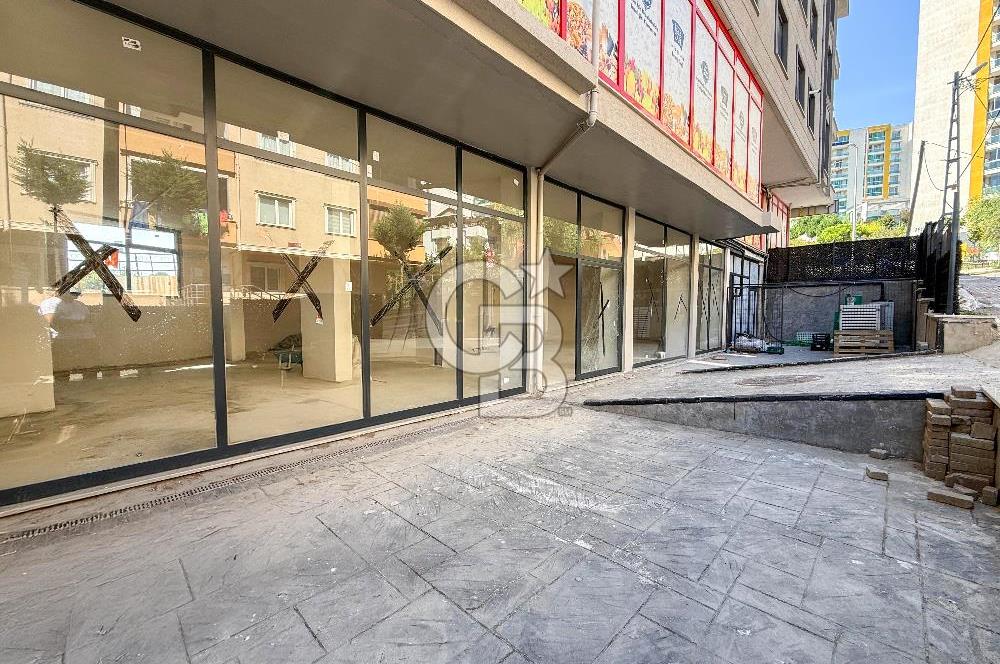 Pendik Esenyalı’da Evora’ya Yakın, Geniş Cepheli Kiralık Dükkan – Birçok İş Koluna Uygun