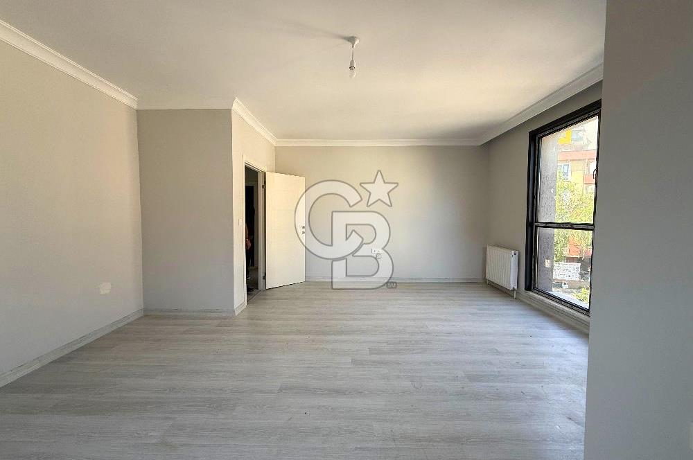 Pendik Esenyalı’da Sıfır Köşe Binada Geniş 3+1 – Çift Banyolu, Balkonlu, Kapalı Otoparklı
