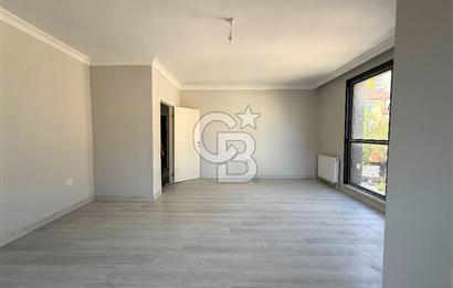 Pendik Esenyalı’da Sıfır Köşe Binada Geniş 3+1 – Çift Banyolu, Balkonlu, Kapalı Otoparklı