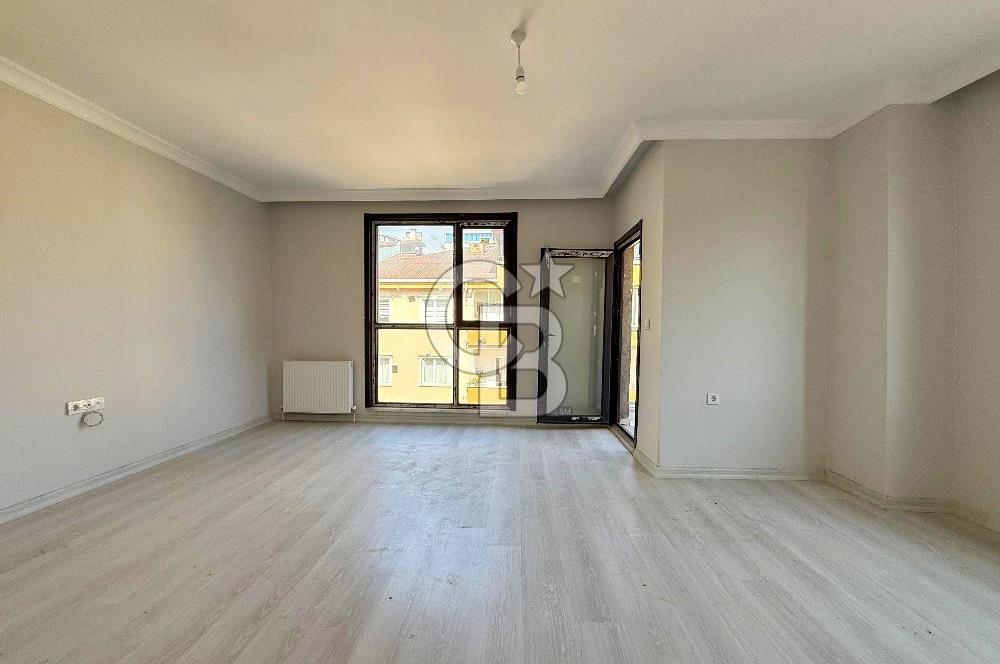 Pendik Esenyalı’da Sıfır Köşe Binada Geniş 3+1 – Çift Banyolu, Balkonlu, Kapalı Otoparklı