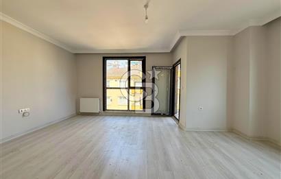 Pendik Esenyalı’da Sıfır Köşe Binada Geniş 3+1 – Çift Banyolu, Balkonlu, Kapalı Otoparklı