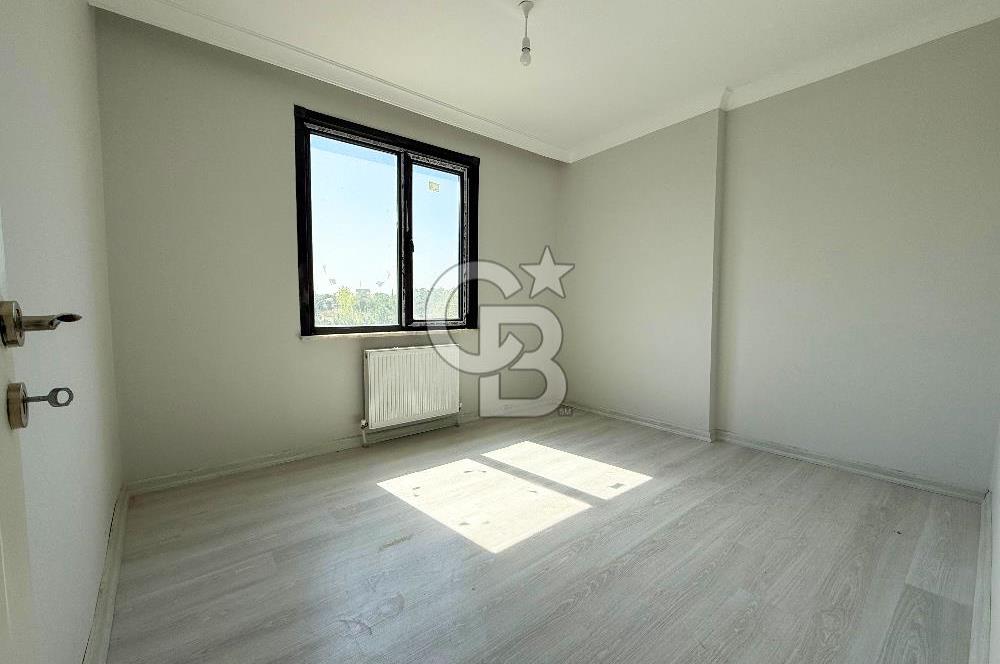 Pendik Esenyalı’da Sıfır Köşe Binada Geniş 3+1 – Çift Banyolu, Balkonlu, Kapalı Otoparklı