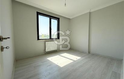 Pendik Esenyalı’da Sıfır Köşe Binada Geniş 3+1 – Çift Banyolu, Balkonlu, Kapalı Otoparklı