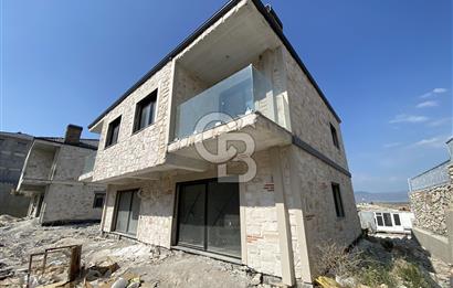 MUSELAND- VİLLAKENT'TE SATILIK 3+1 HAVUZLU VE BAHÇELİ VİLLA