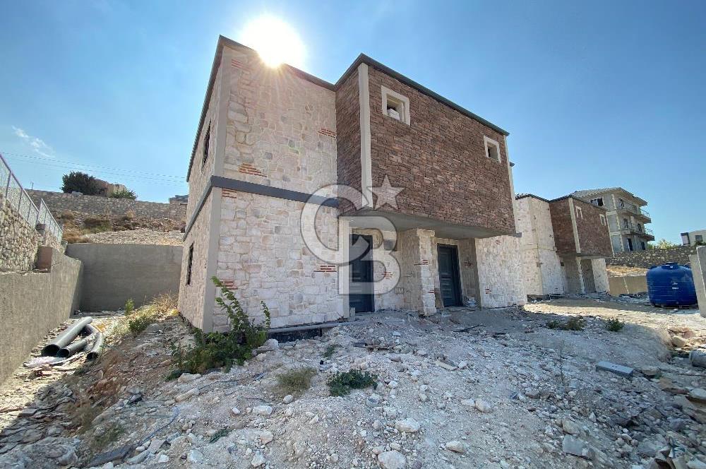 MUSELAND- VİLLAKENT'TE SATILIK 3+1 HAVUZLU VE BAHÇELİ VİLLA