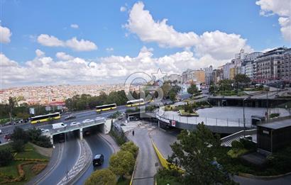 ŞİŞHANE ANA CADDE ÜZERİNDE MANZARALI KİRALIK MAĞAZA/ BİNA