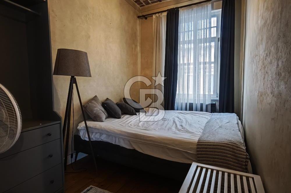 GALATA TARİHİ BİNADA, 2+1, EŞYALI KİRALIK DAİRE