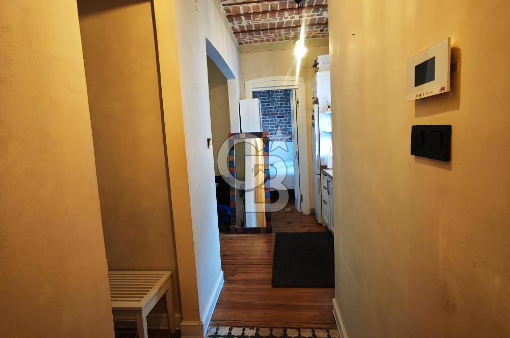 GALATA TARİHİ BİNADA, 2+1, EŞYALI KİRALIK DAİRE