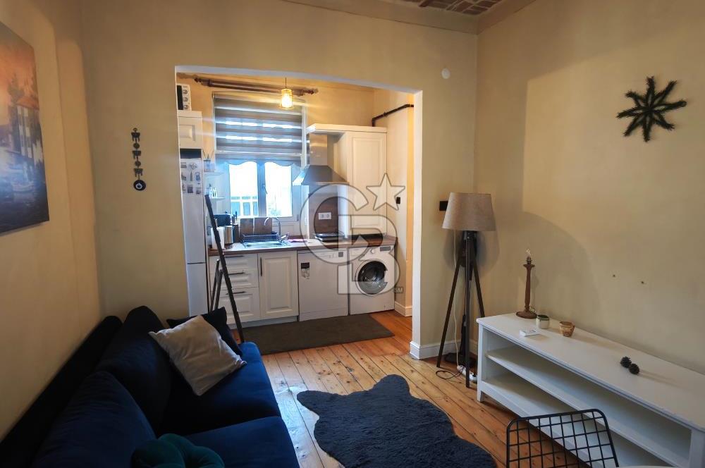 GALATA TARİHİ BİNADA, 2+1, EŞYALI KİRALIK DAİRE